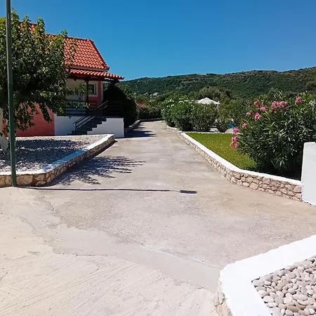 Lägenhetshotell Peristera Kateleios