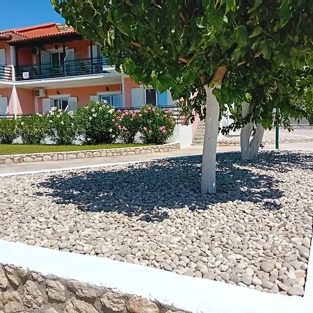 Peristera Lägenhetshotell *