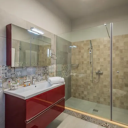 Hotel apartamentowy Peristera *